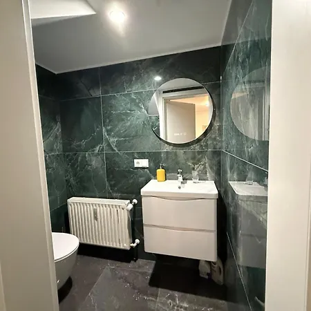 Apartmenthaus Zentrum 아파트 도벨른